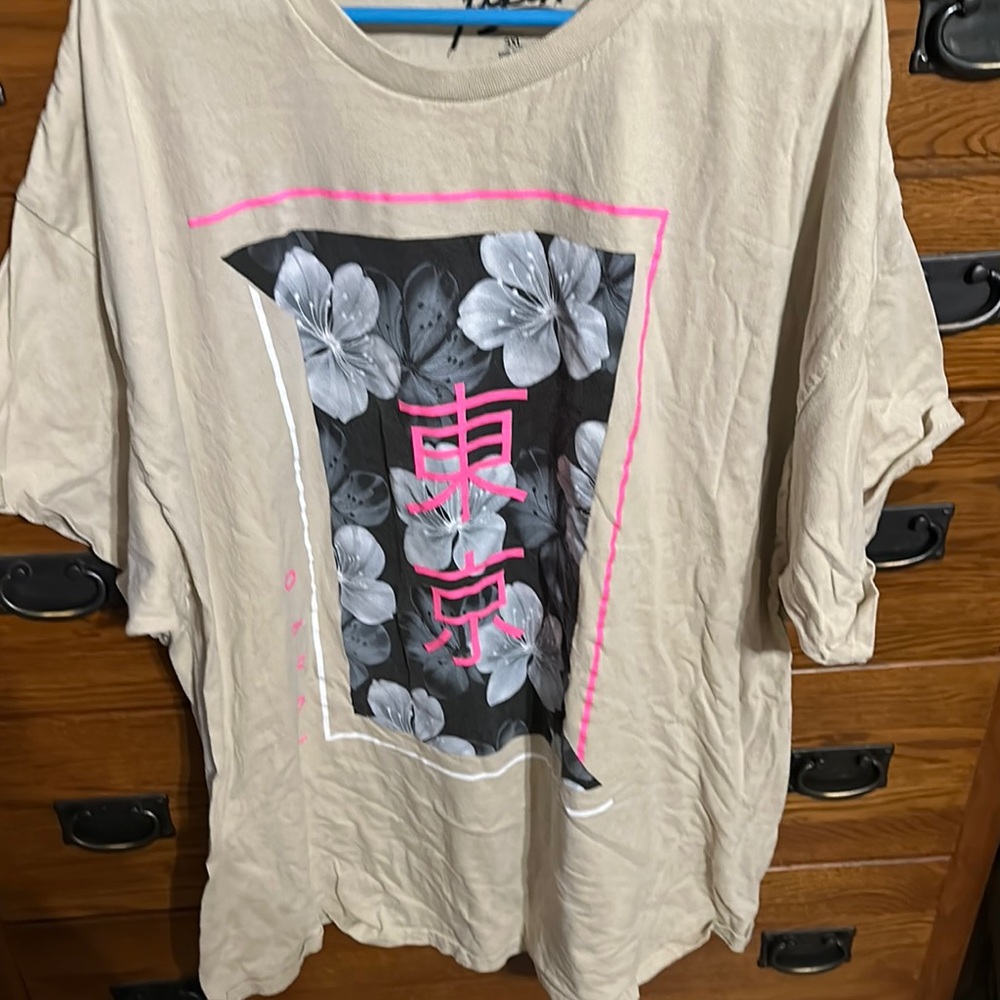 Floral Graphic Beige Tee